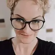 Катя Халатова